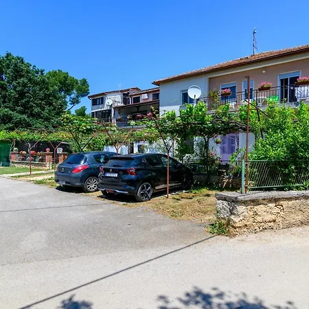 Apartment By The Sea Banjole, - 3002 Pula