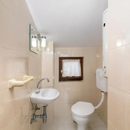 Apartment By The Sea Banjole, - 3002 Pula