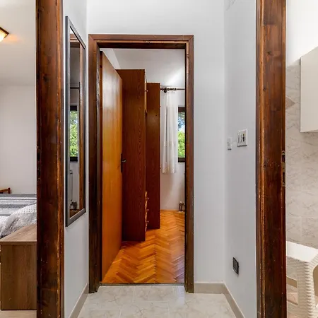 Apartment By The Sea Banjole, - 3002