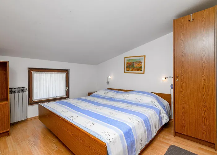 By The Sea Banjole, - 3002